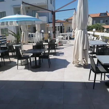 לינה וארוחת בוקר Del Sole 3*